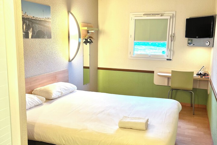 Room 8 of 49