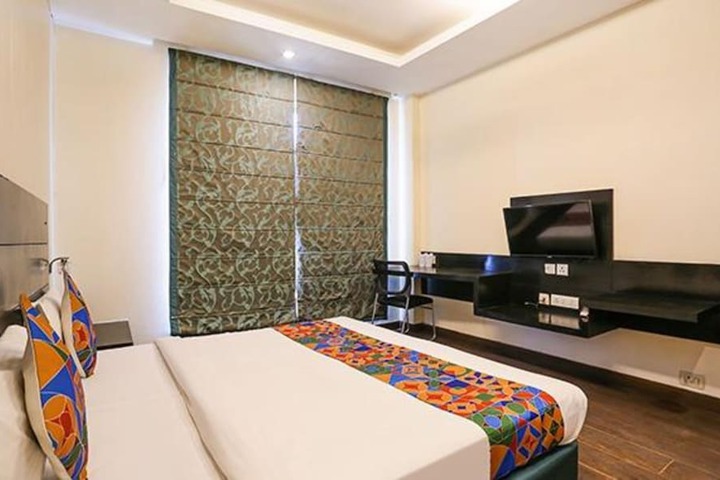 Room 16 of 40