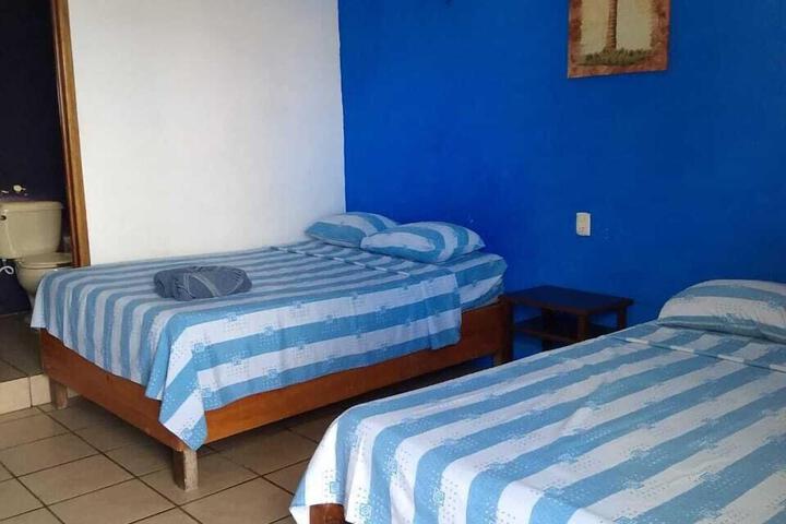 Room 2 of 33