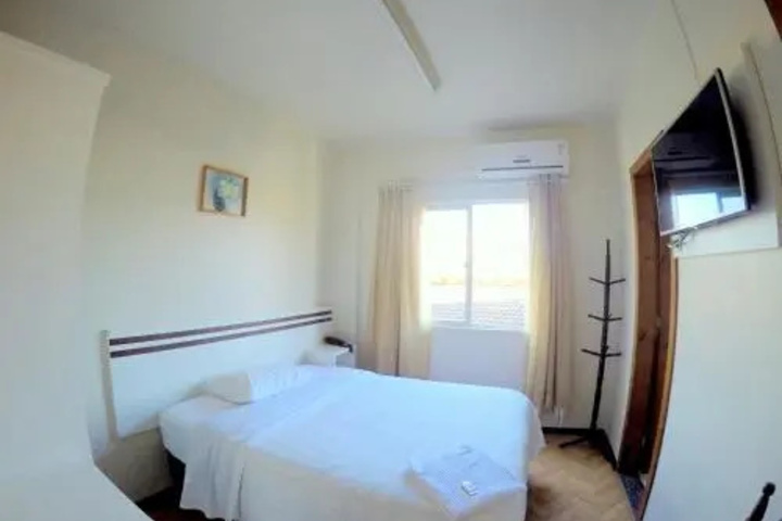 Room 2 of 5