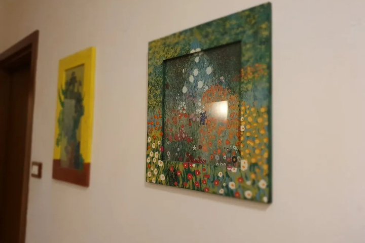 Room 4 of 6