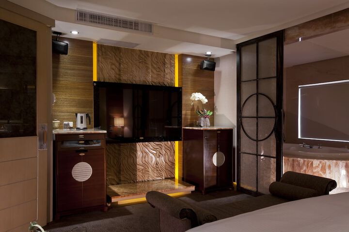 Room 21 of 30