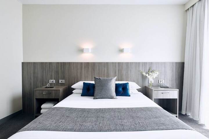 Room 3 of 25