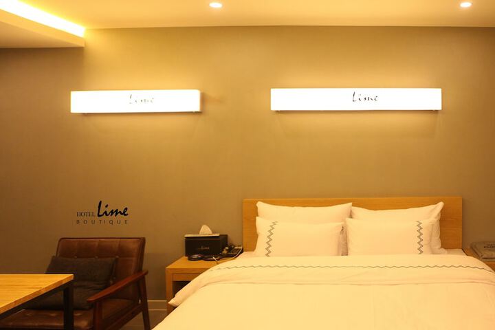 Room 9 of 46
