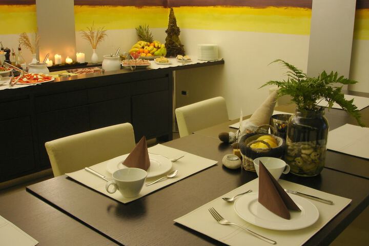 Dining 22 of 46