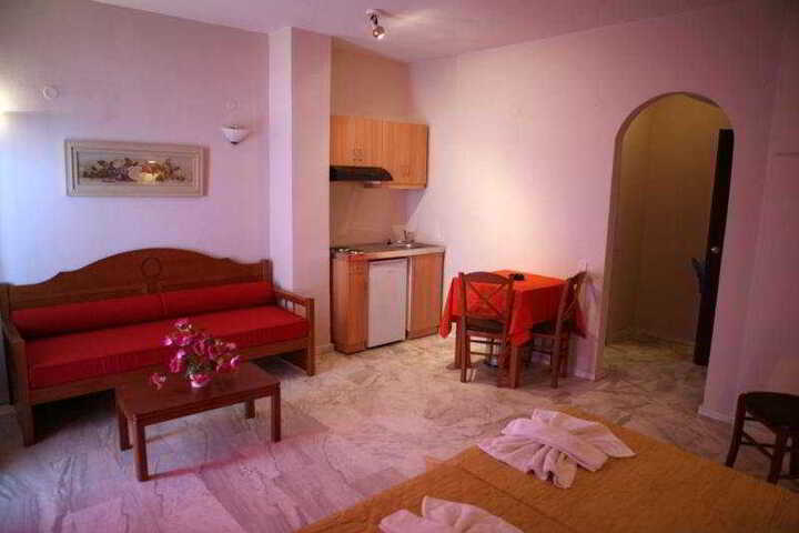 Room 4 of 8