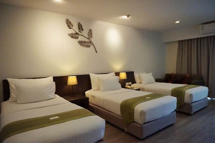 Room 12 of 34