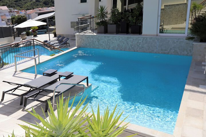 Pool 117 of 169