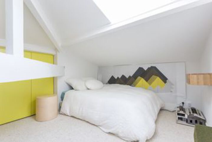 Room 10 of 24