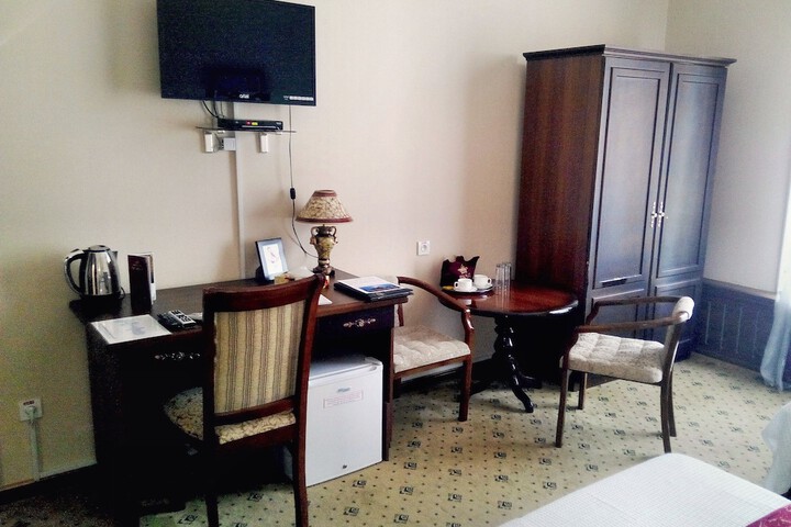 Room 8 of 34