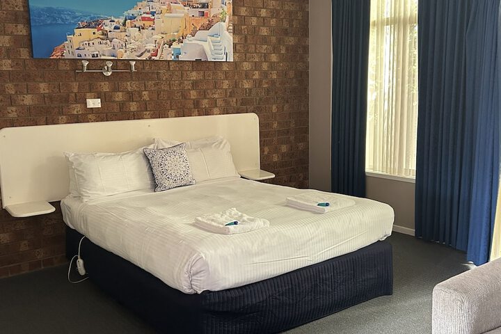 Room 5 of 24
