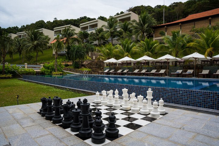 Pool 33 of 110