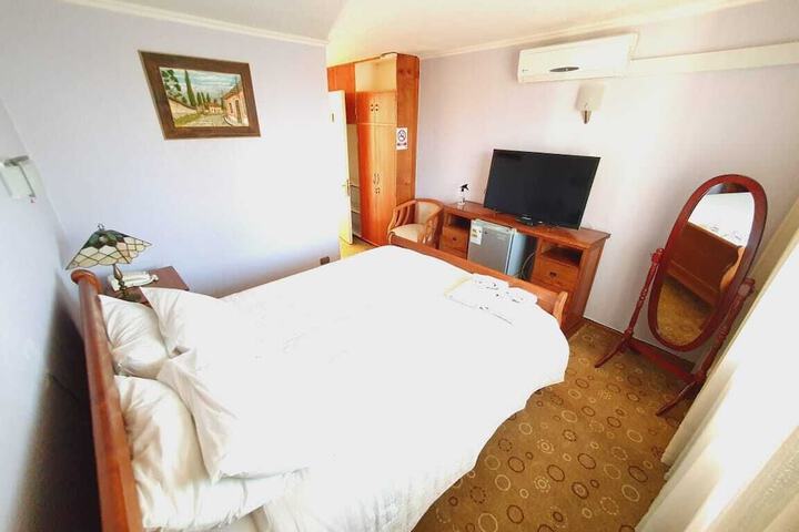 Room 5 of 30