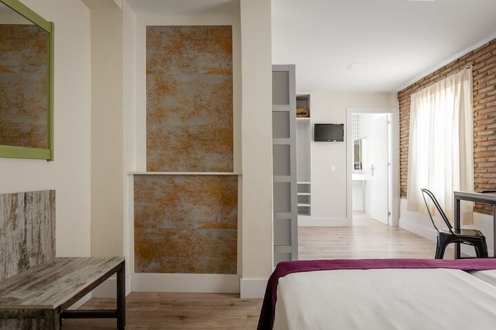 Room 6 of 65