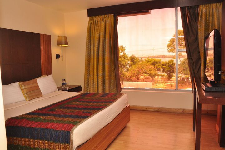 Room 18 of 40
