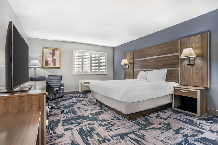 Room 3 of 45