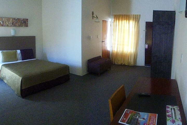 Room 9 of 19