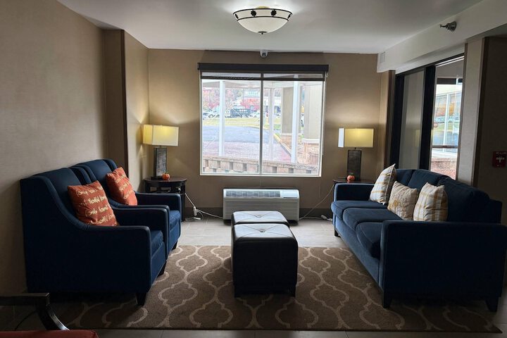 Entrance & Lobby