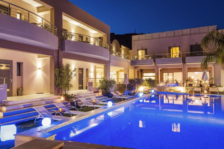 Pool Hotel