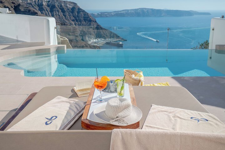 Apeiron Blue by Apeiron Hotels