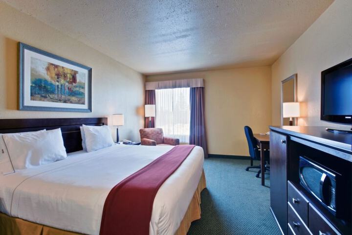 Room 3 of 25