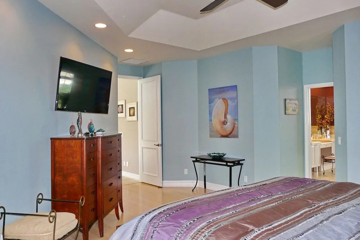 Room 2 of 20