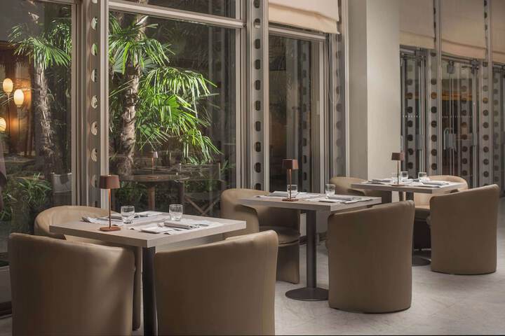 Dining 42 of 71