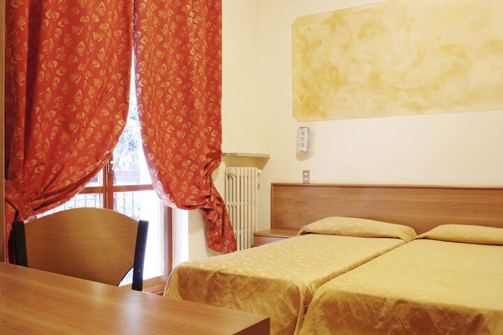 Room 10 of 70