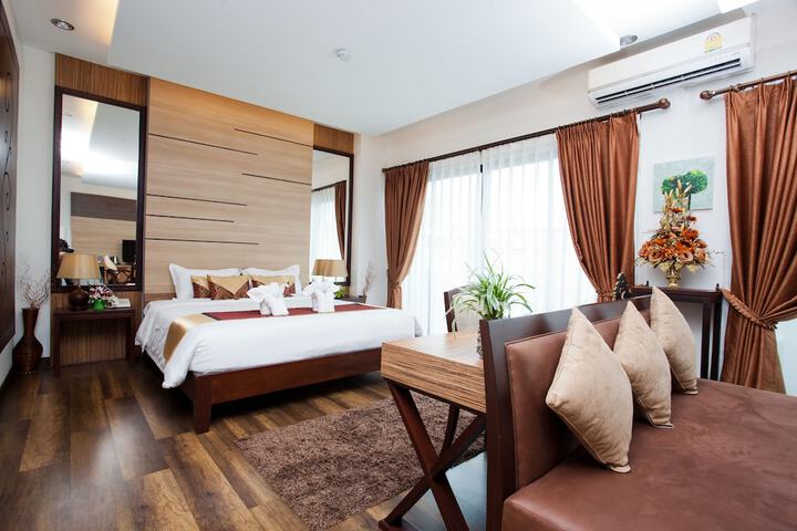Room 7 of 79
