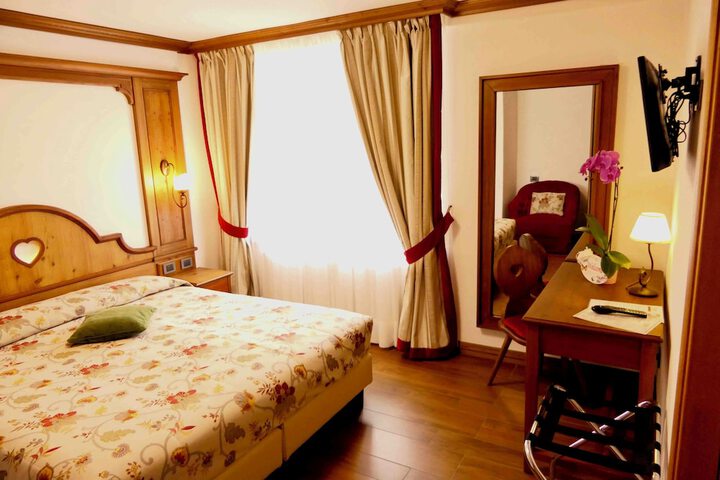 Room 3 of 18