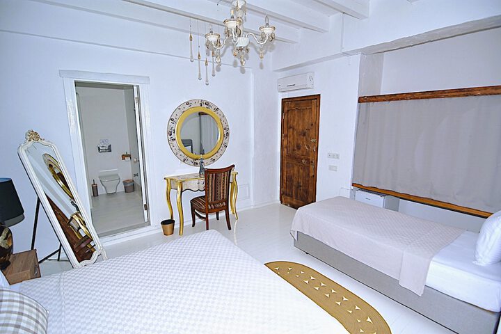Room 19 of 98