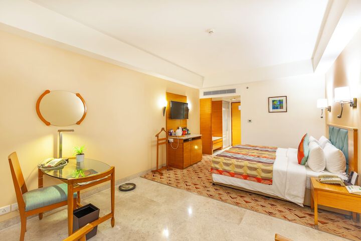 Room 10 of 40