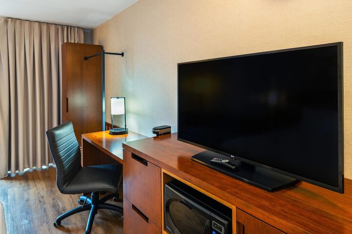 Room 25 of 68