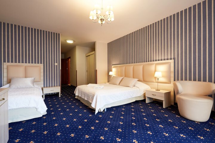 Room 14 of 36