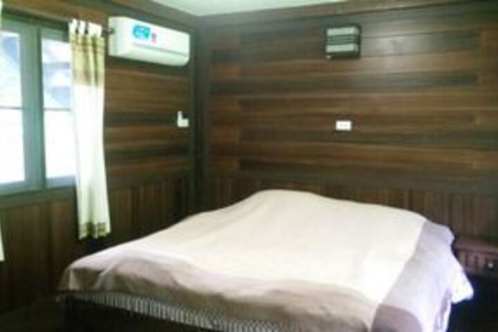 Room 12 of 17
