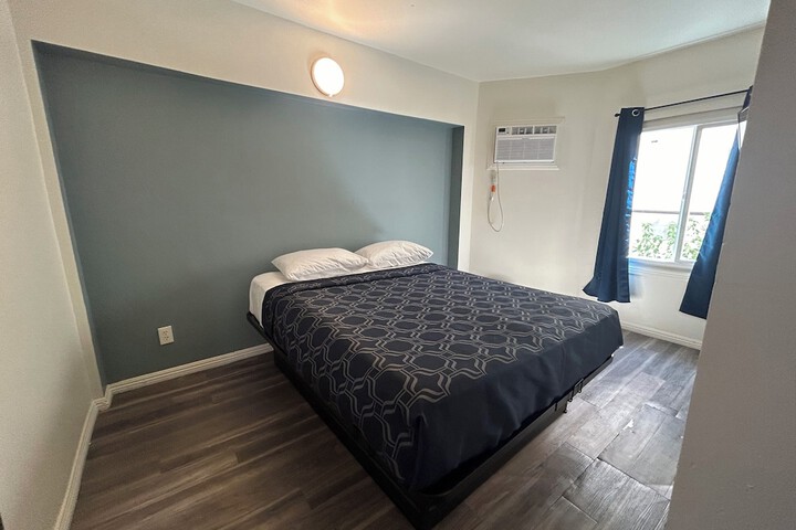 Room 7 of 19