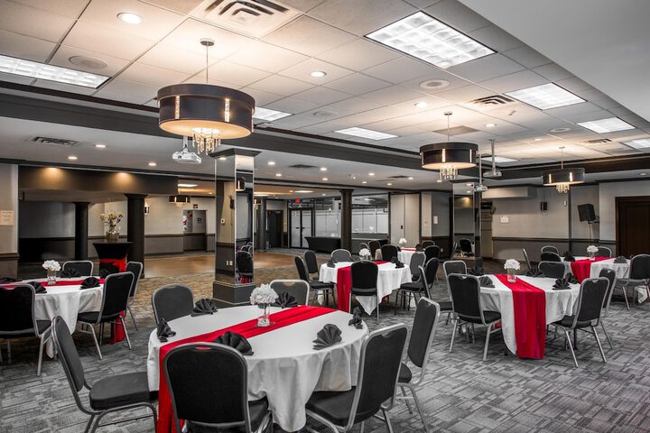 Ballroom/Hall 30 of 41