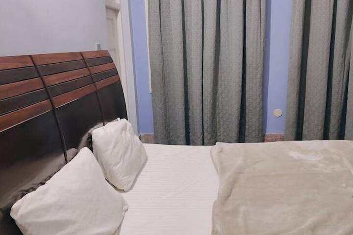 Room 2 of 11