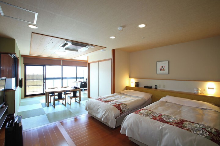 Room 9 of 22