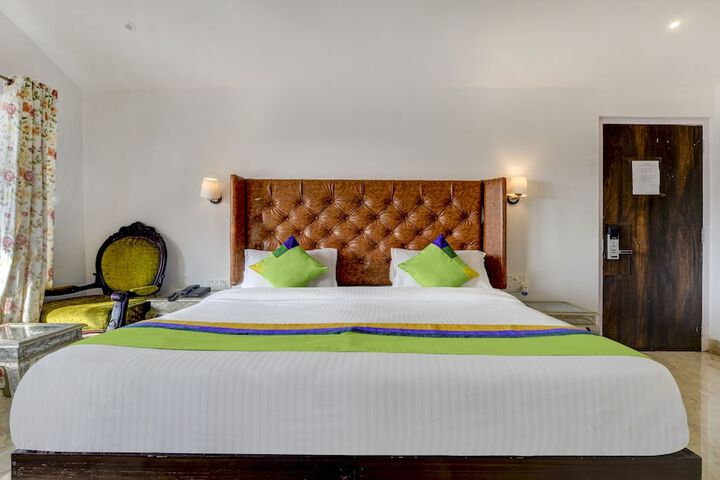 Room 28 of 82