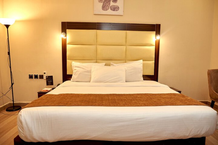 Room 22 of 35