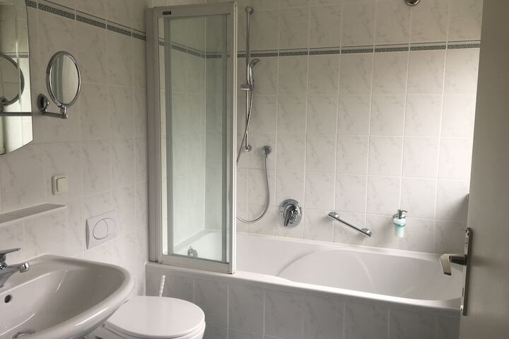 Room 12 of 17