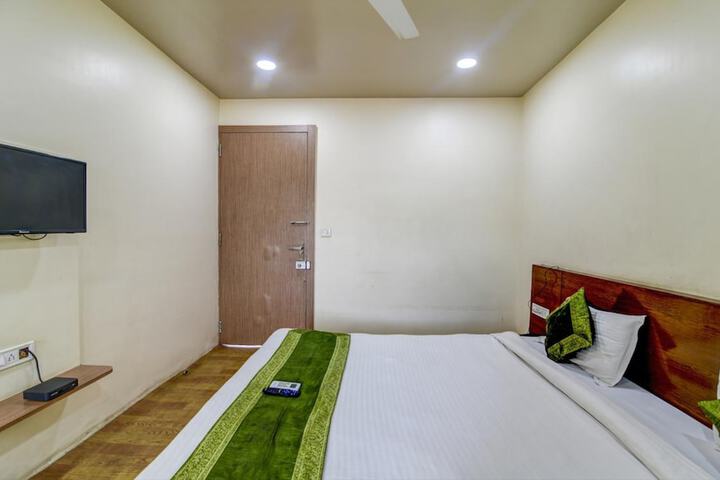 Room 16 of 17