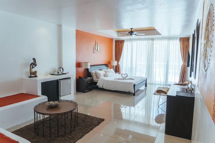 Room 30 of 296