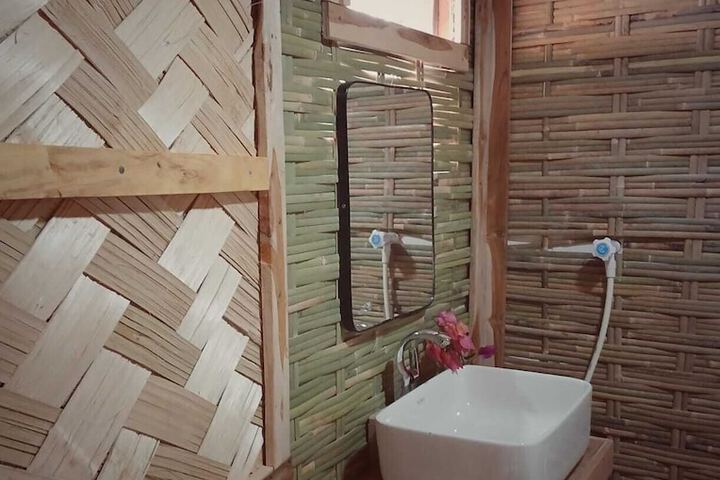 Room 4 of 7