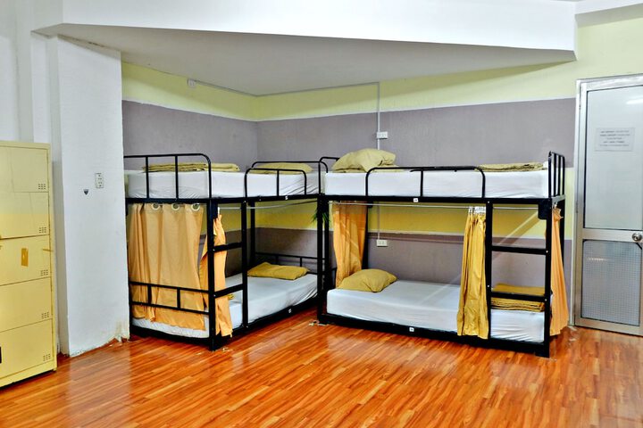 Room 16 of 39