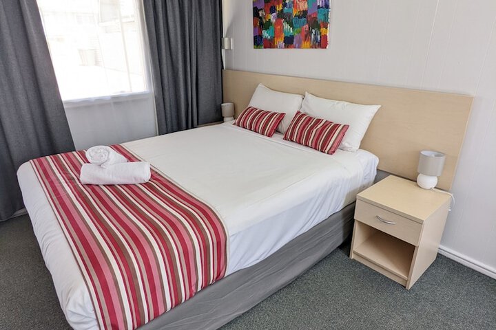 Room 4 of 40