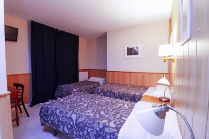 Room 15 of 36