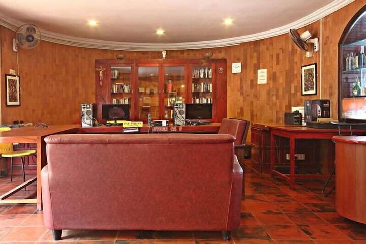 Hotel Interior 4 of 32