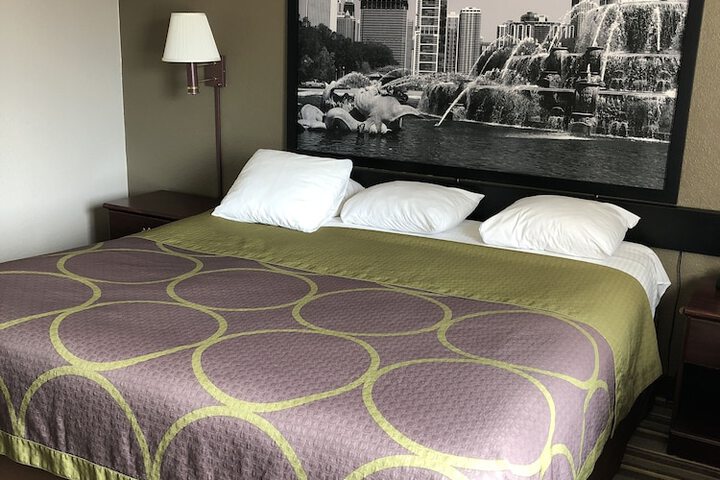 1 King Bed (17 of 24)